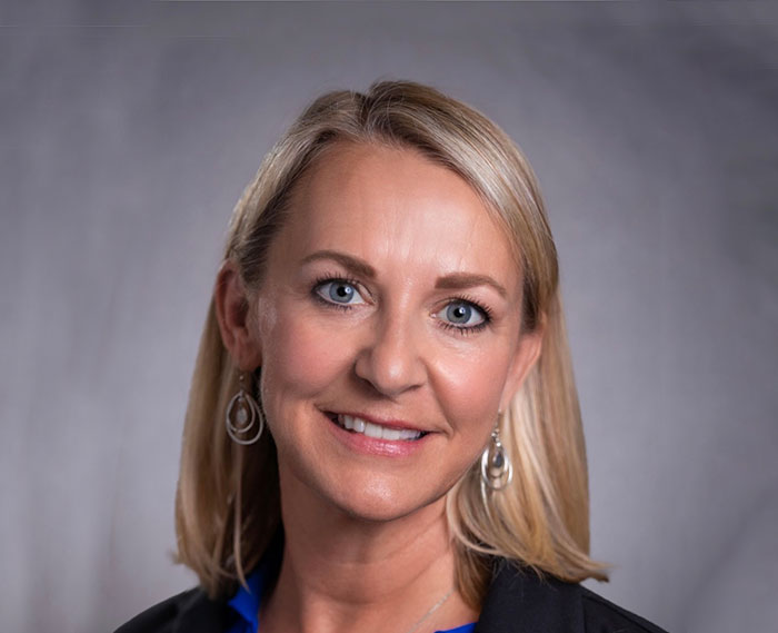 Lora Anderson Headshot
