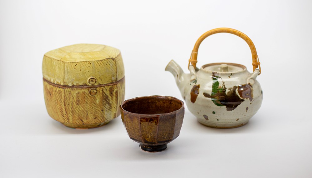 Three pieces of pottery 